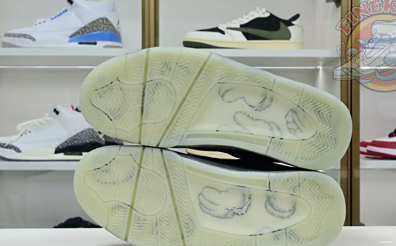 kaws Air 4 retro Jordan Jordan 0520